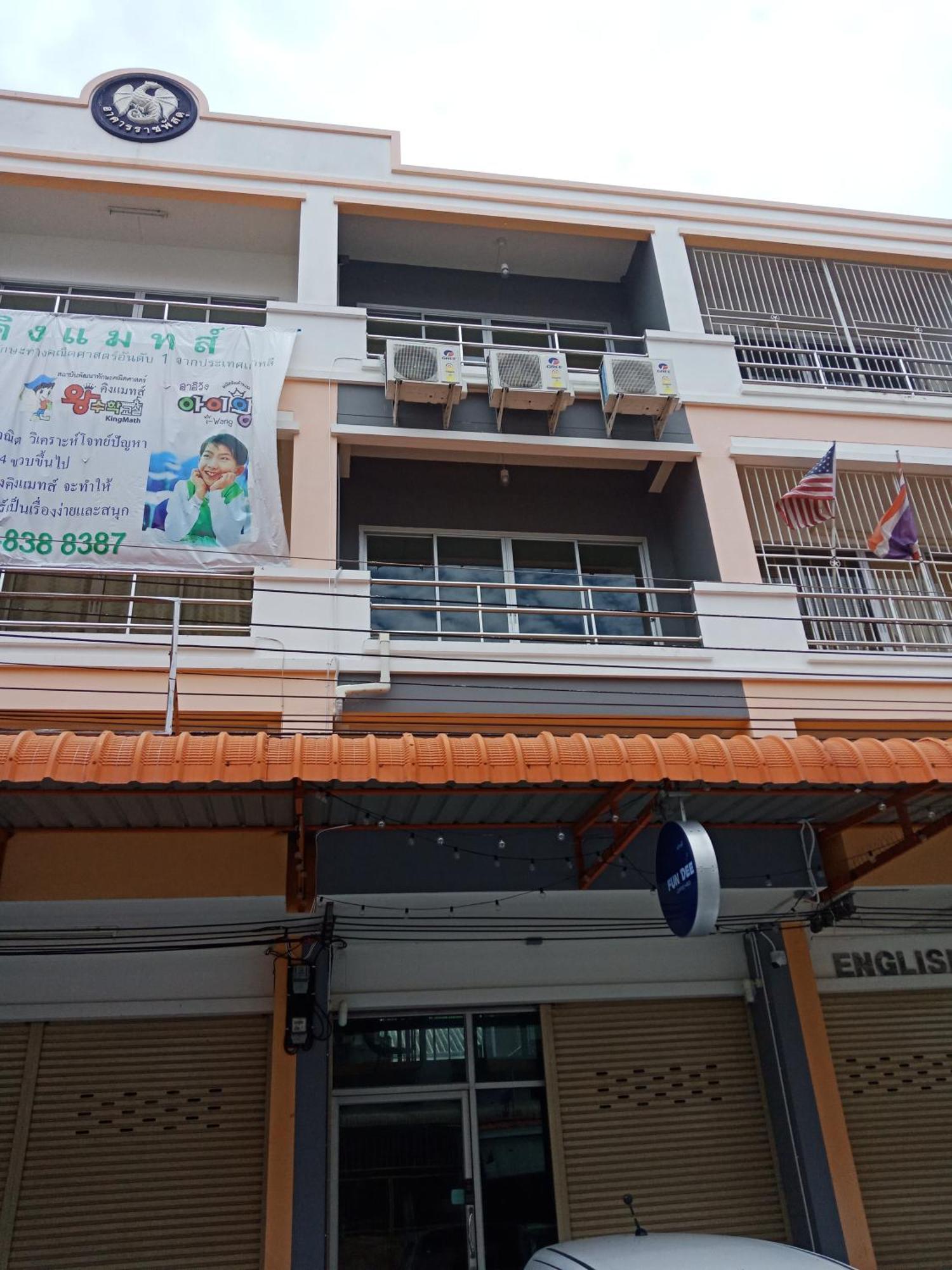 Fun Dee Hostel Ayutthaya エクステリア 写真