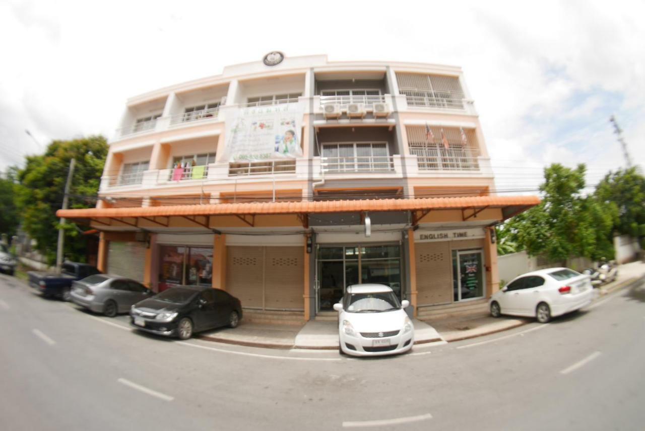 Fun Dee Hostel Ayutthaya エクステリア 写真
