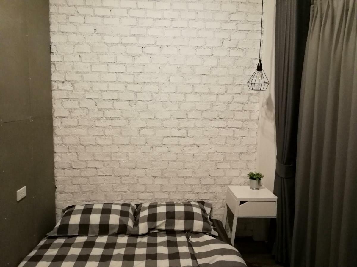 Fun Dee Hostel Ayutthaya エクステリア 写真