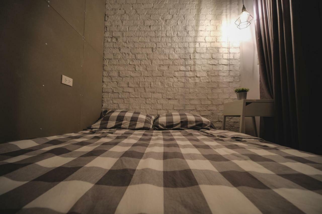 Fun Dee Hostel Ayutthaya エクステリア 写真