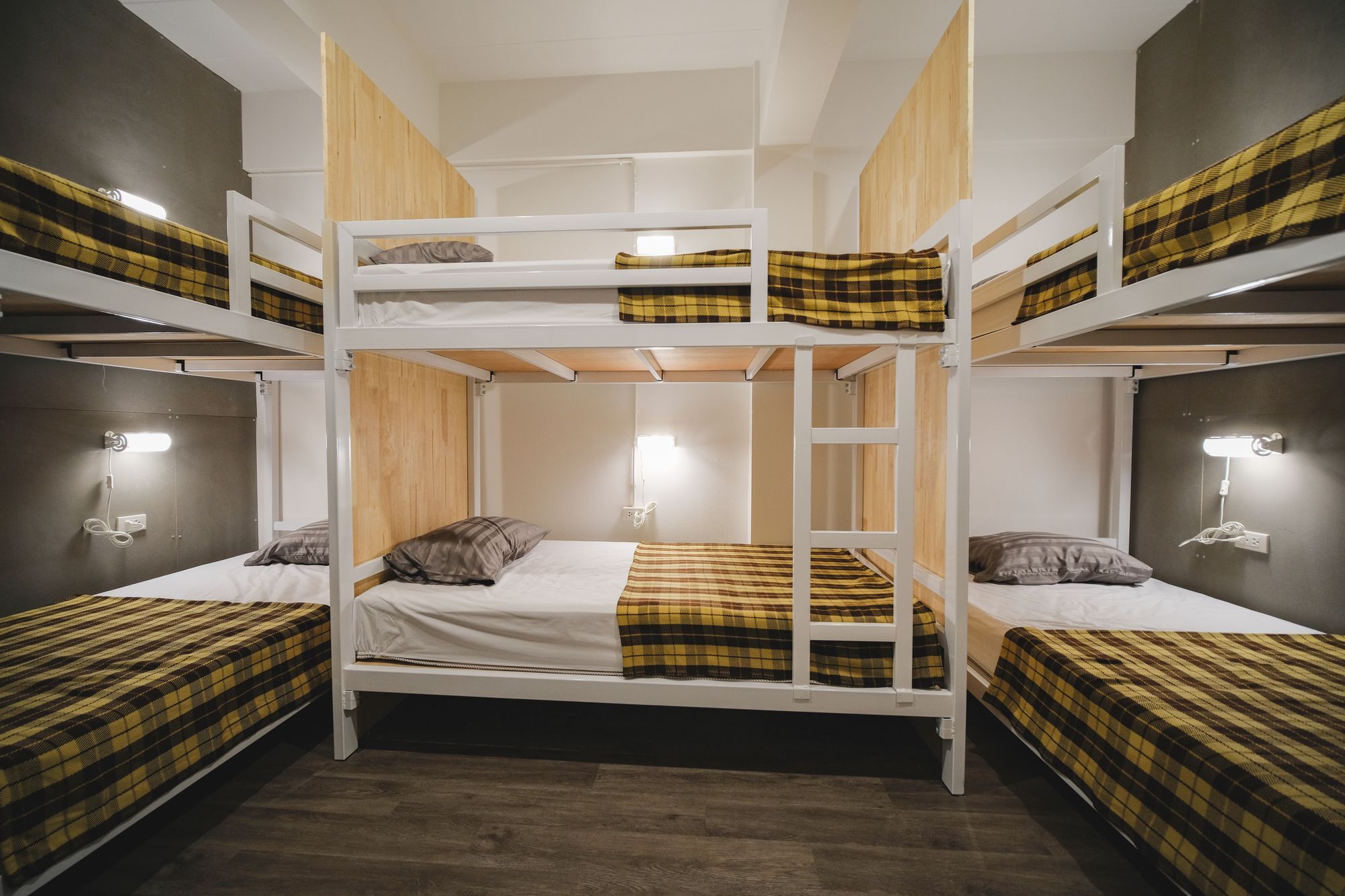 Fun Dee Hostel Ayutthaya エクステリア 写真