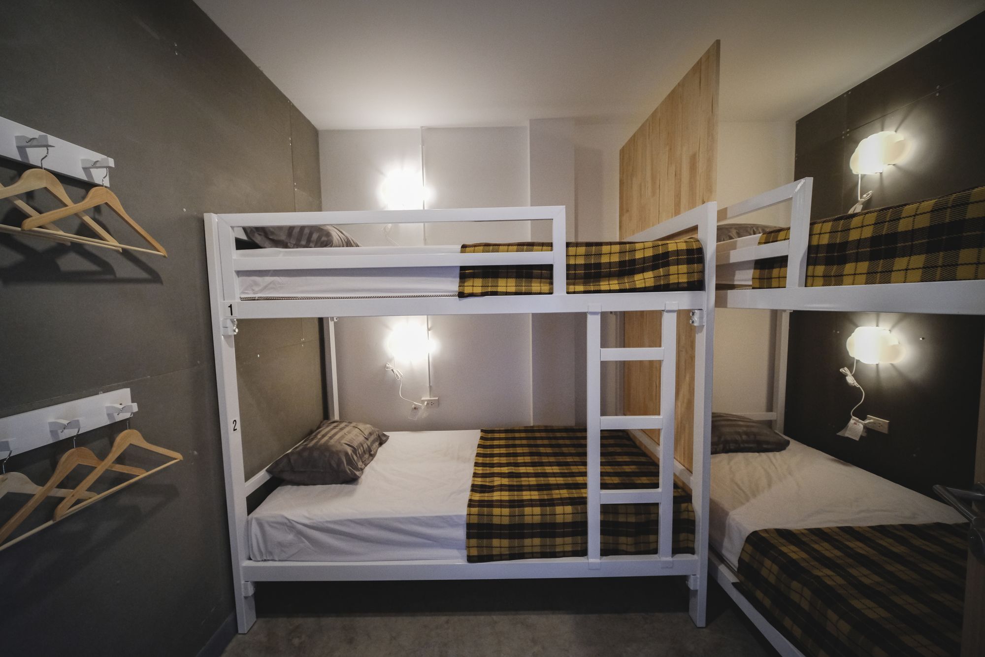 Fun Dee Hostel Ayutthaya エクステリア 写真